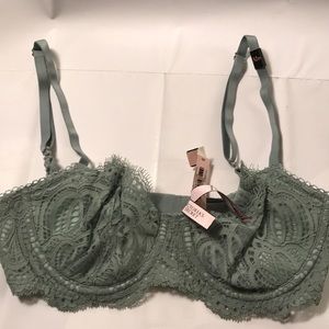 Victoria's Secret Other - Victoria’s Secret bra sz 32D color light green Victoria's Secret Other - Victoria’s Secret bra sz 32D color light green